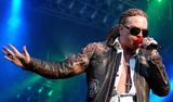 Axl Rose isi injura fanii pe forumul oficial Guns N Roses
