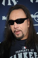 Ace Frehley a fost intervievat in Los Angeles (video)