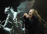 Poze si filmari de la comemorarea lui Ronnie James Dio
