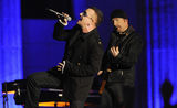 O noua piesa U2 a fost surprinsa pe camera la repetitii (audio)