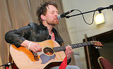 Solistul Radiohead, Thom Yorke, va lansa un solo single