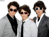 Jonas Brothers au recunoscut ca si-au pierdut virginitatea impreuna