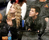Taylor Swift si Taylor Lautner, intalnire la hochei