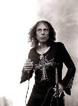 Ronnie James Dio a strans bani pentru a-si scoate nevasta din cusca