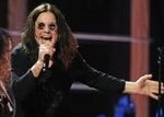 Luna Amara si Coma canta in deschiderea concertului Ozzy Osbourne
