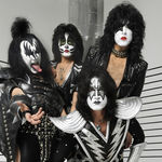Kiss: Ai voie sa ai o trupa sau un brand (video)