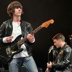 Urmareste setul integral Arctic Monkeys la T In The Park 2011