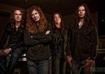 Prajituri de Craciun cu basistul Megadeth (video)