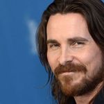 Christian Bale a invatat sa cante la tobe ascultand Pantera