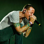 Solistul de la Linkin Park a recunoscut ca a fost dependent de droguri