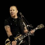 Alaturi de cine ar ingropa Metallica un cadavru in mijlocul noptii? (video)