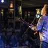 Poze Daniel Cavanagh in concert acustic pe 15 aprilie la Hard Rock Cafe (User Foto) - Poze de la concertul Daniel Cavanagh la Hard Rock Cafe