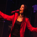 Tarja invita fanii sa filmeze concertul de la Bucuresti