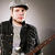 Solistul Fall Out Boy isi schimba radical imaginea pentru cariera solo Solistul Fall Out Boy isi schimba radical imaginea pentru cariera solo