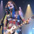 Solistul The Darkness a cazut de pe scena (video) Solistul The Darkness a cazut de pe scena (video)